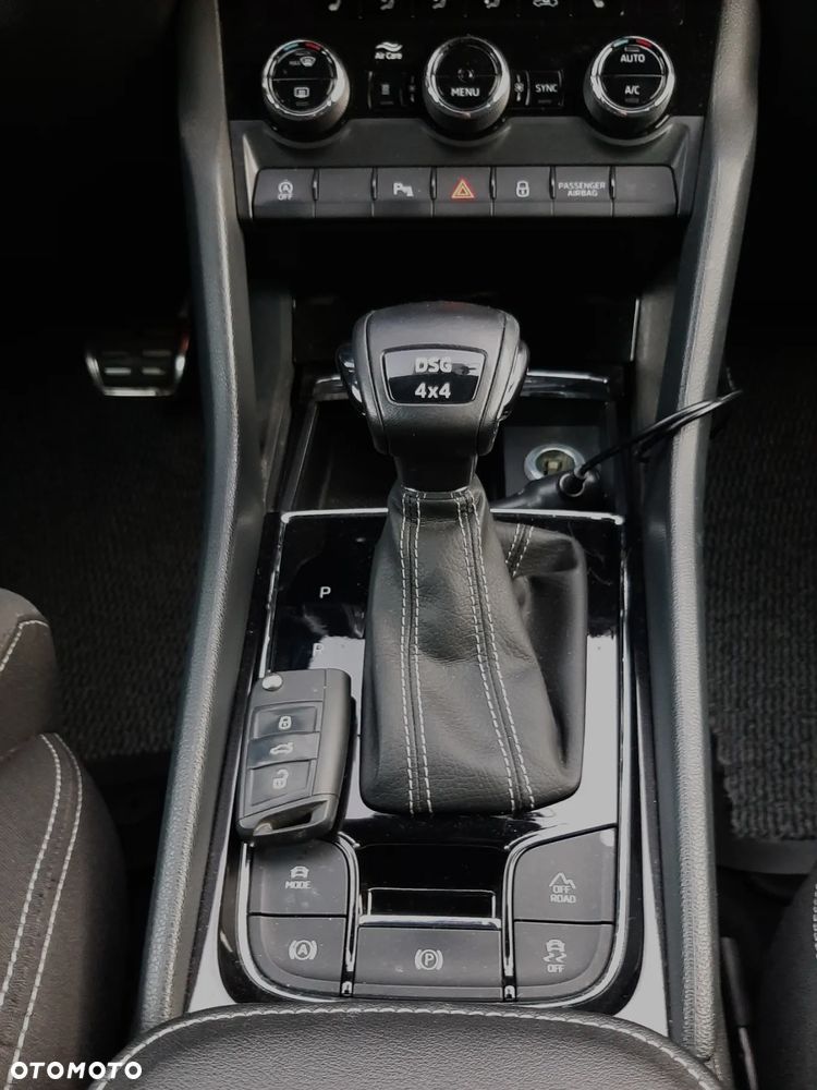Skoda Karoq 2.0 TDI SCR 4x4 Sportline DSG - 15