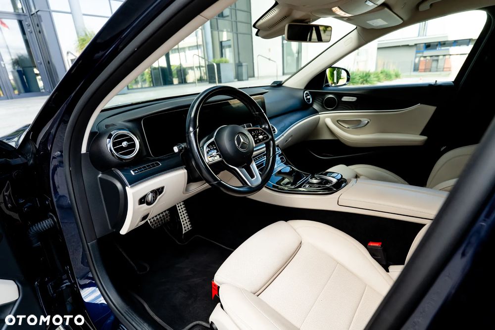 Mercedes-Benz Klasa E 220 d 9G-TRONIC - 17
