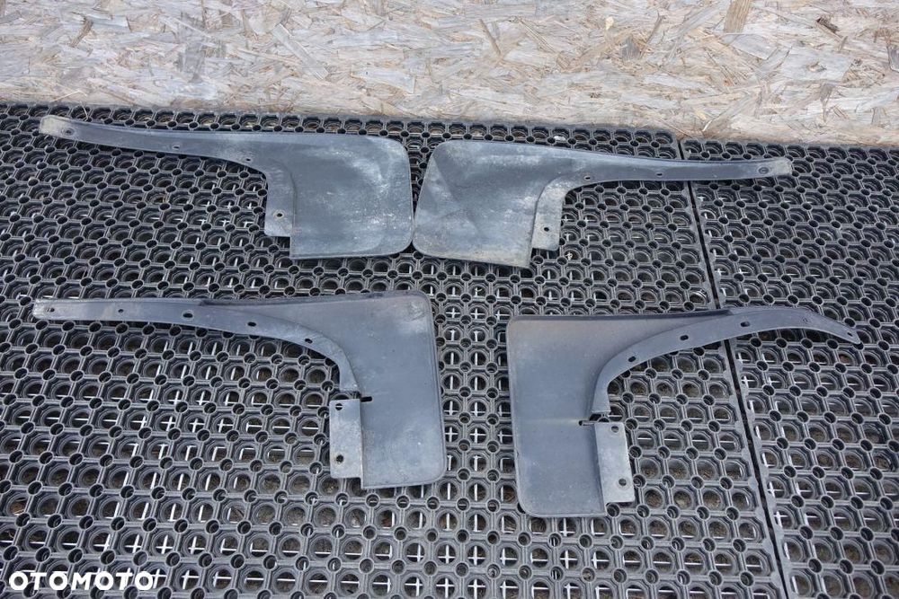 CHLAPACZ CHLAPACZE KPL 4SZT FORD RANGER 2015 EB3B-28499-C - 1