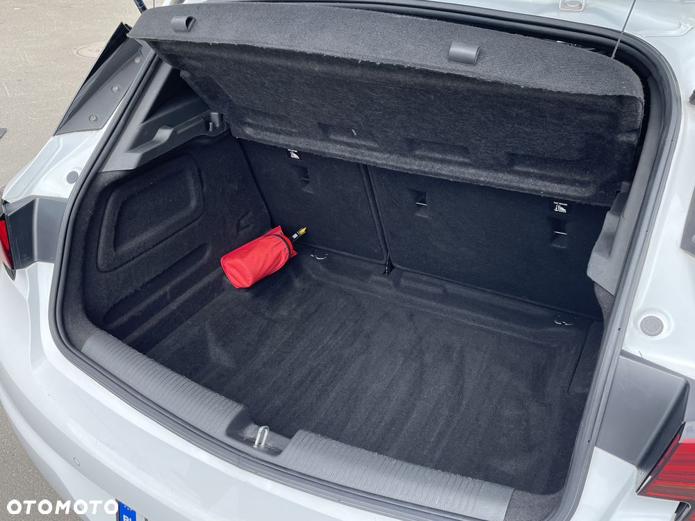 Opel Astra 1.4 T Dynamic S&S - 34