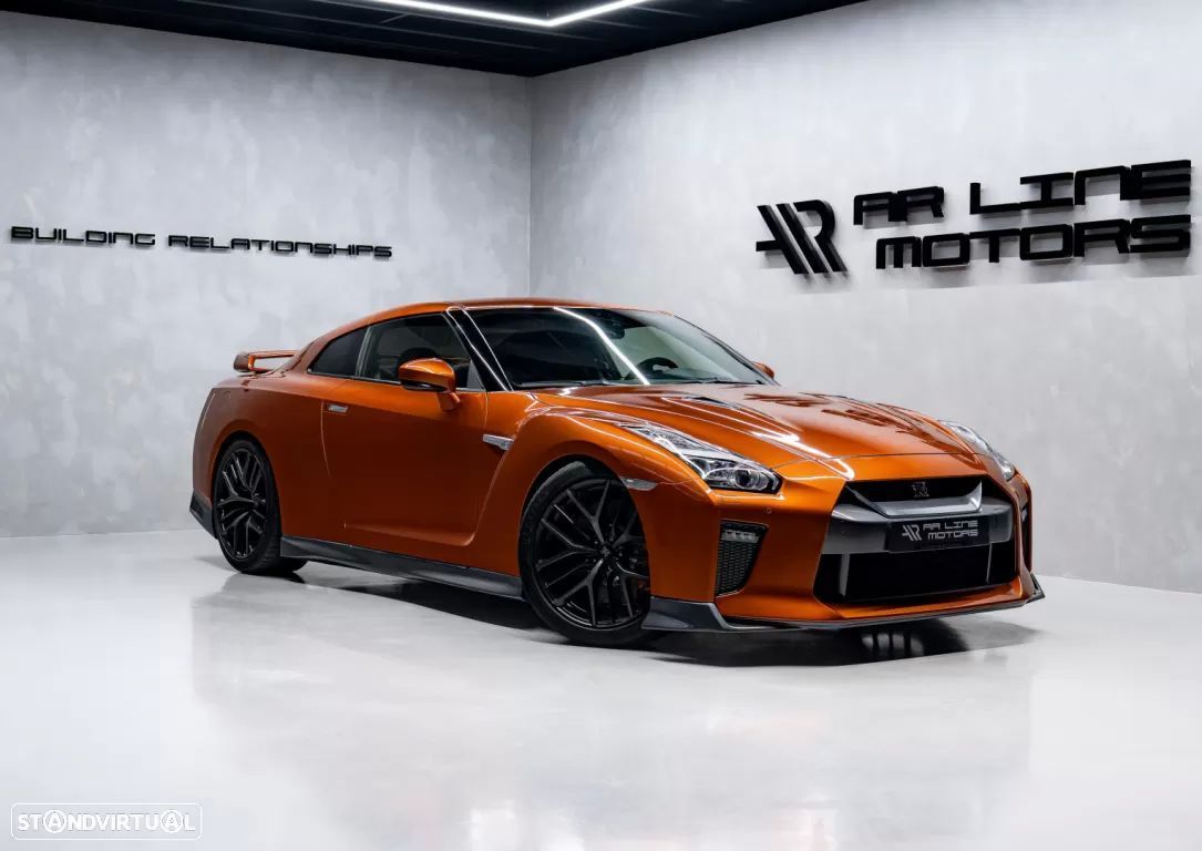 Nissan GT-R - 1