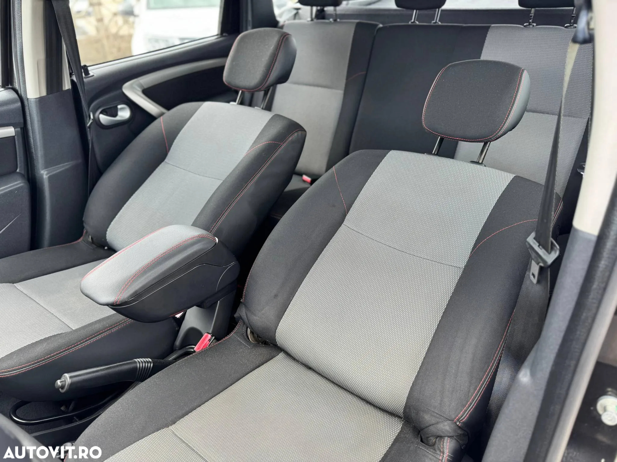 Dacia Duster 1.6 16V 4x2 Destination - 12