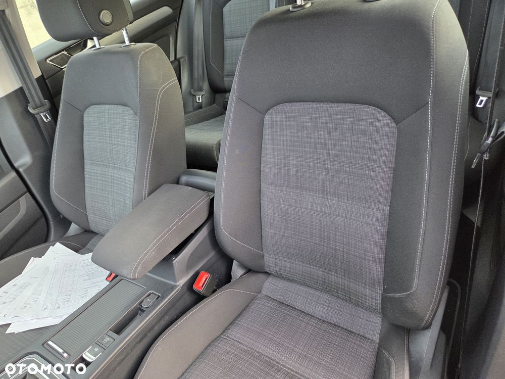 Volkswagen Passat - 10