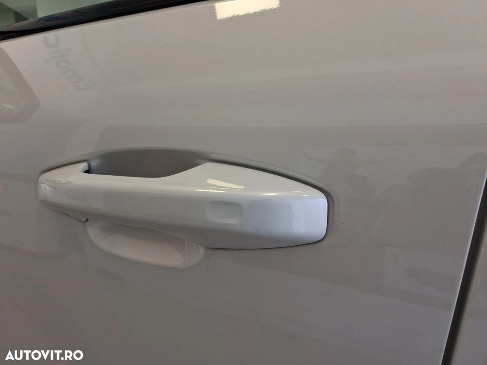 Volvo XC 40 B4 AT FWD MHEV Ultra Dark - 11