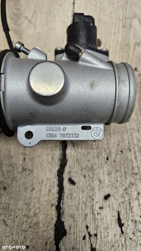 Przepustnica prawa BMW R12300 GS  13547672732 - 11