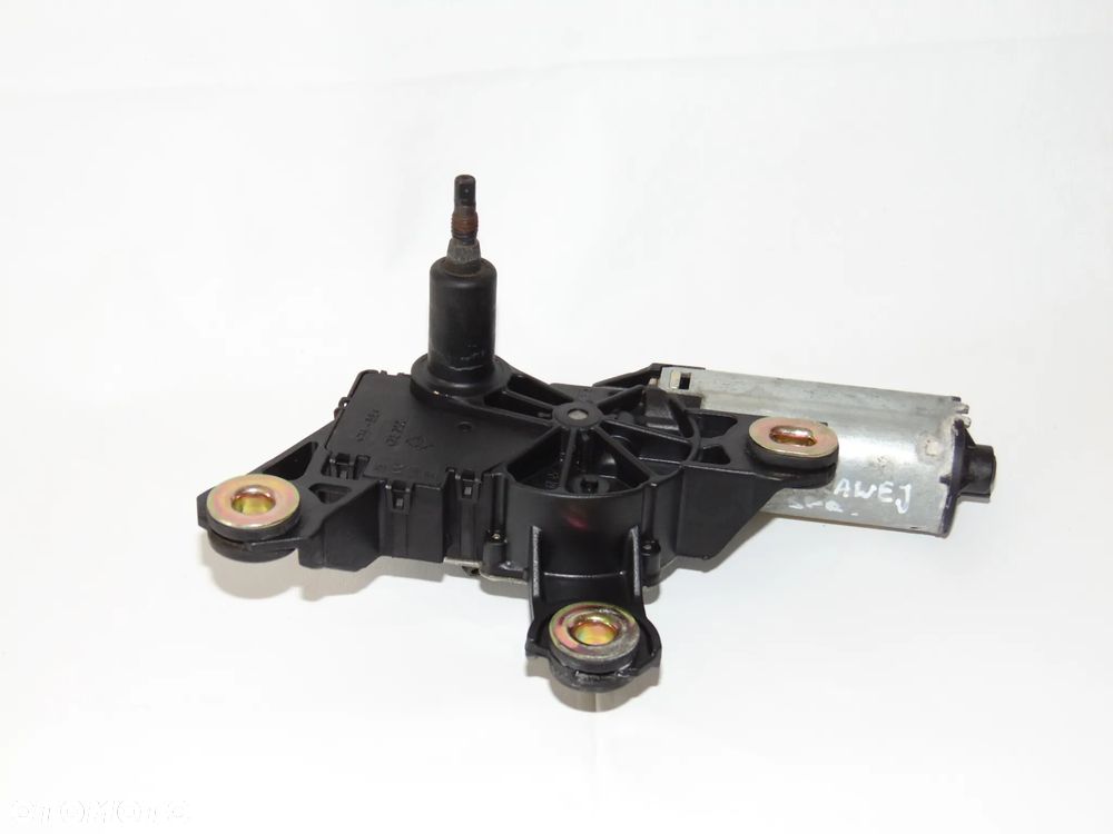 ORYGINAŁ silniczek silnik tylnej wycieraczki tył klapy bagażnika VW Volkswagen Golf 4 IV HB hatchback 98-03r Europa - 2