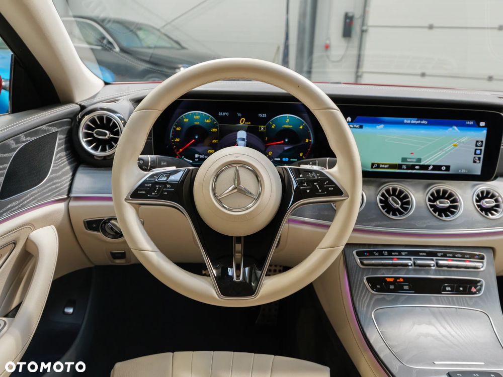 Mercedes-Benz CLS 300 d 4-Matic AMG - 22