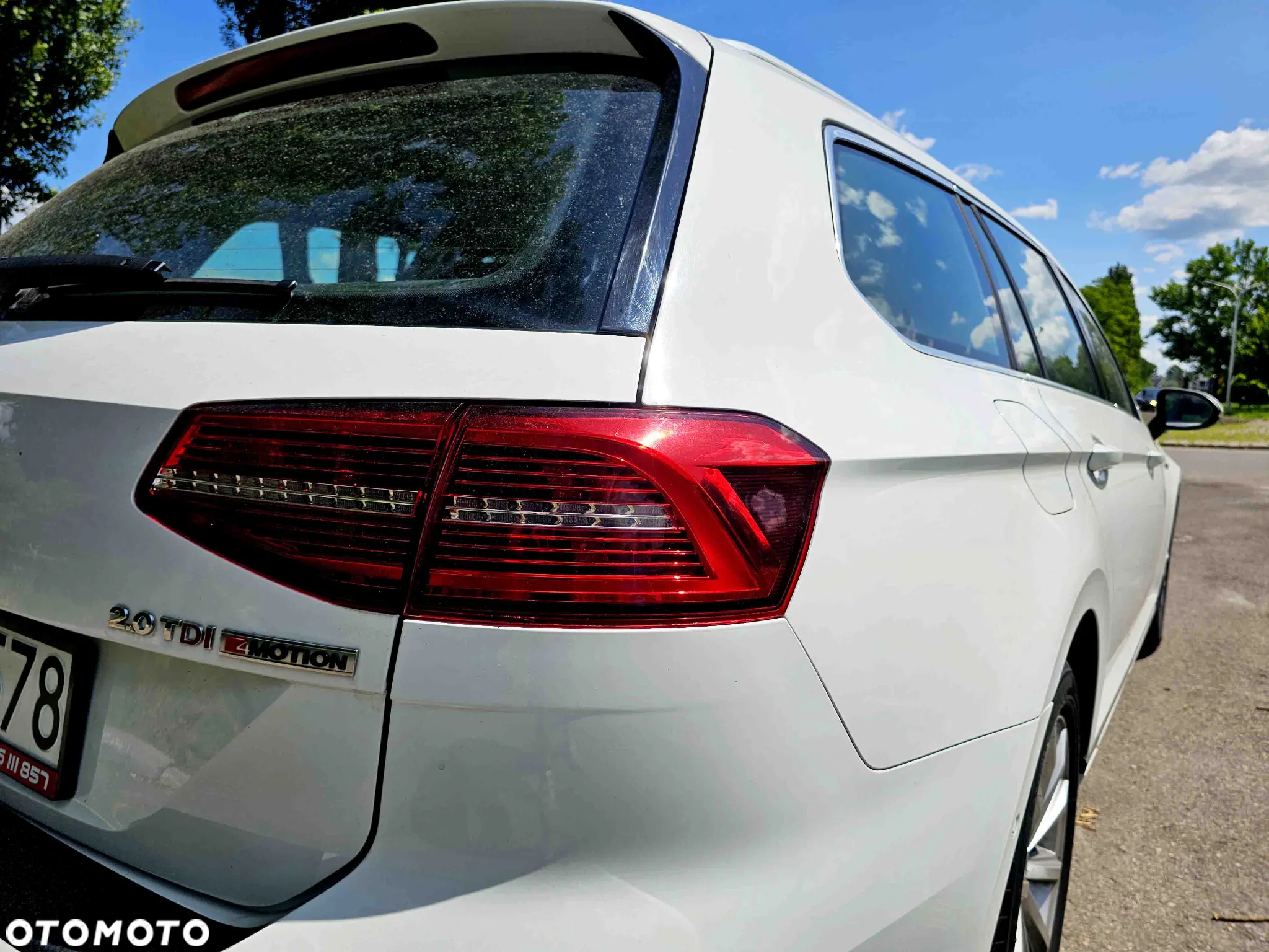 Volkswagen Passat Variant 2.0 TDI SCR 4Motion DSG Highline - 3
