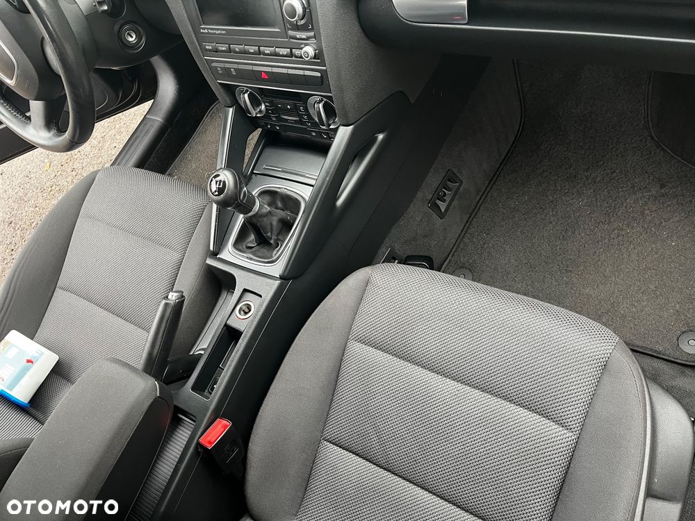 Audi A3 Sportback 1.6 TDI S line Sportpaket - 8