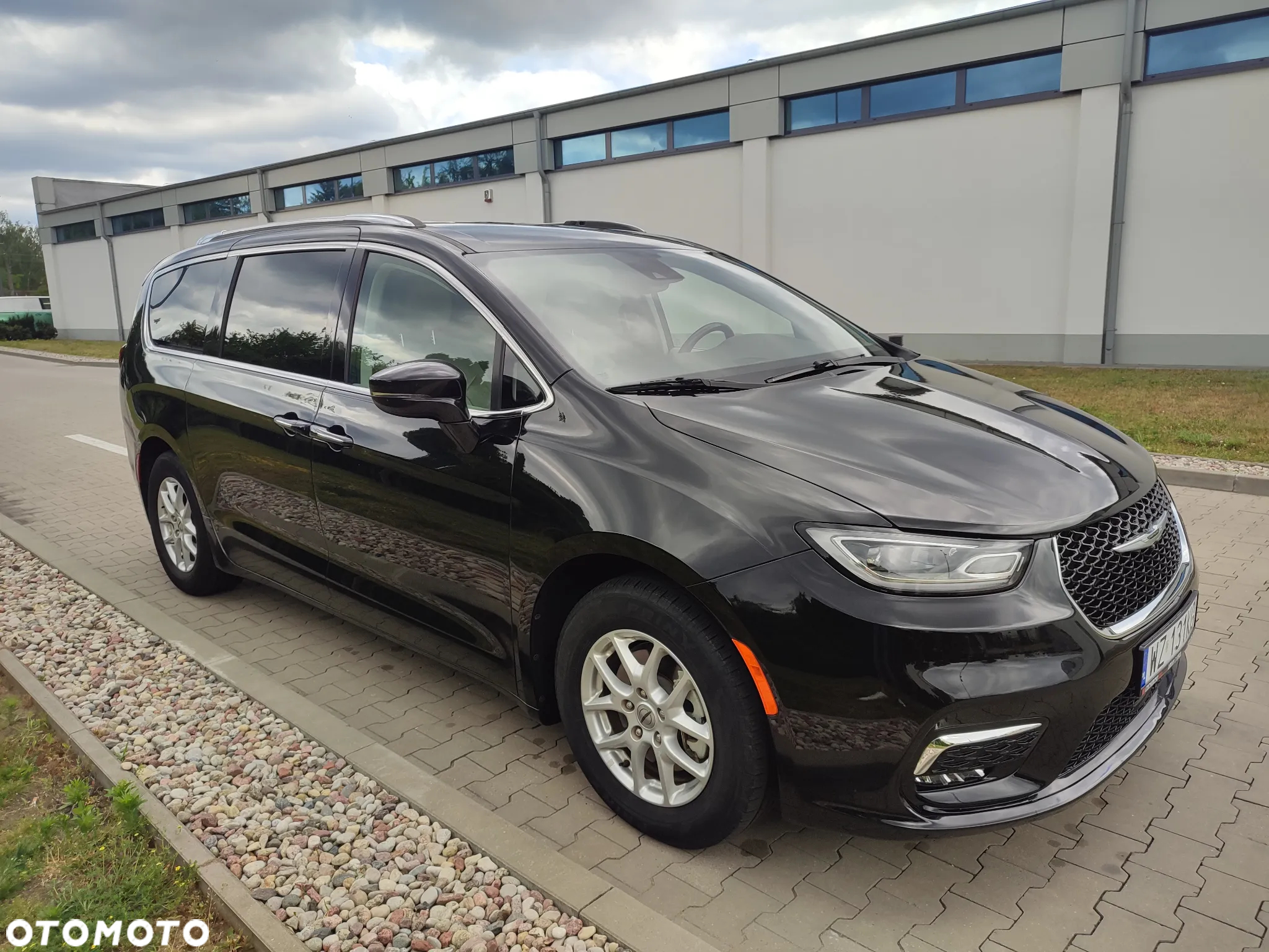 Chrysler Pacifica - 7