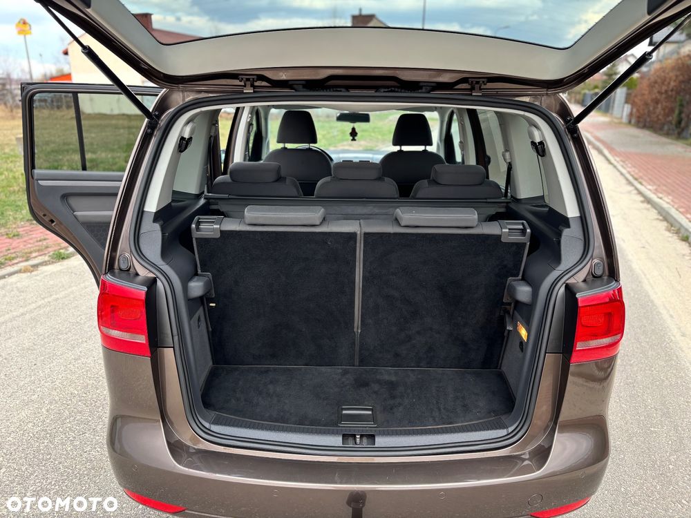 Volkswagen Touran - 22