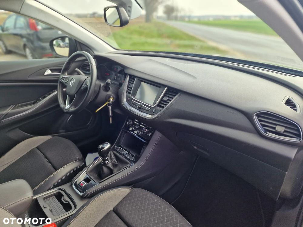 Opel Grandland X 1.2 Start/Stop Design Line - 28