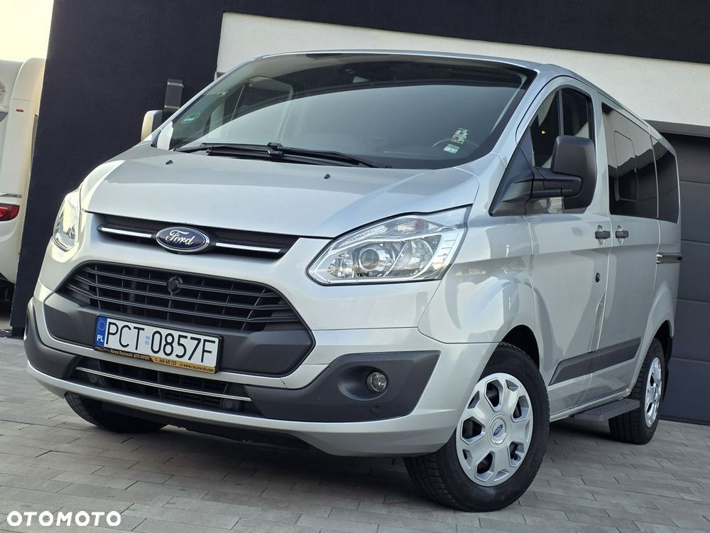 Ford Tourneo Custom - 1