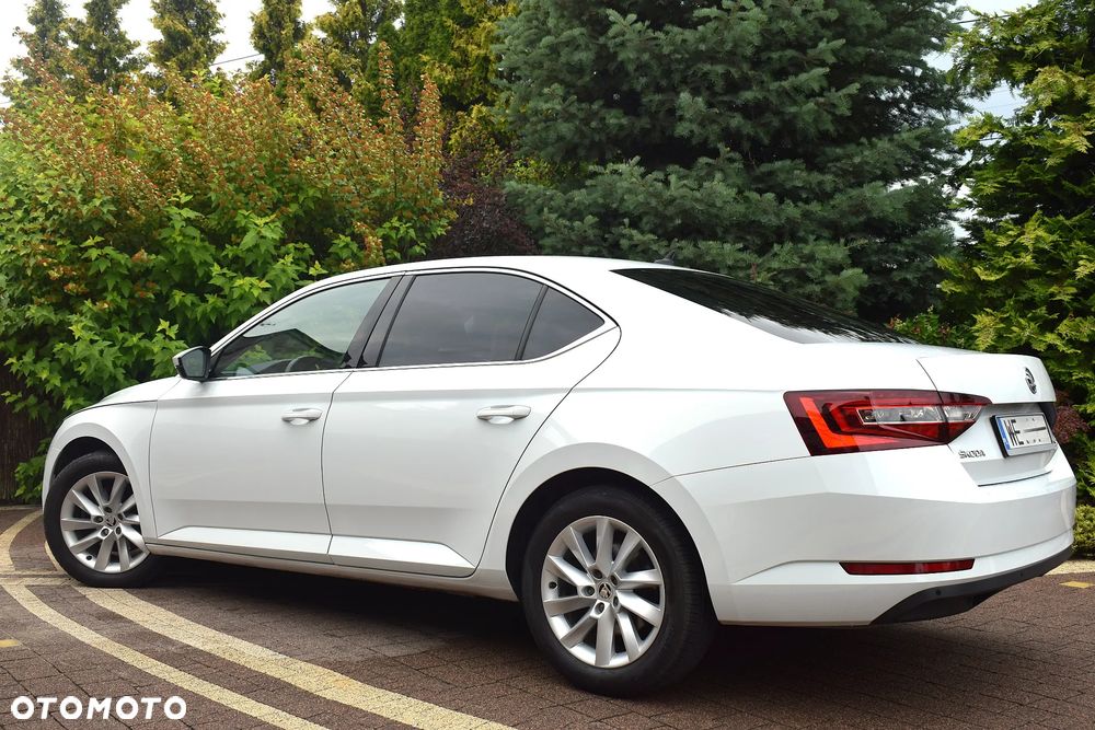 Skoda Superb 2.0 TDI SCR Style - 4