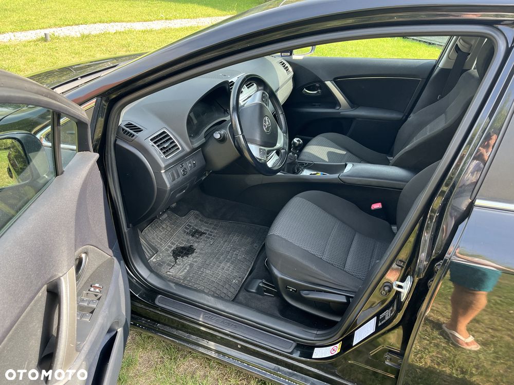 Toyota Avensis - 5