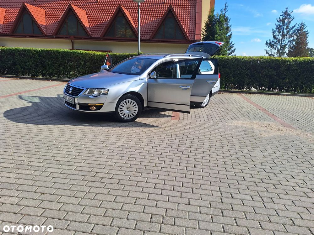 Volkswagen Passat 2.0 TDI Trendline DSG - 24