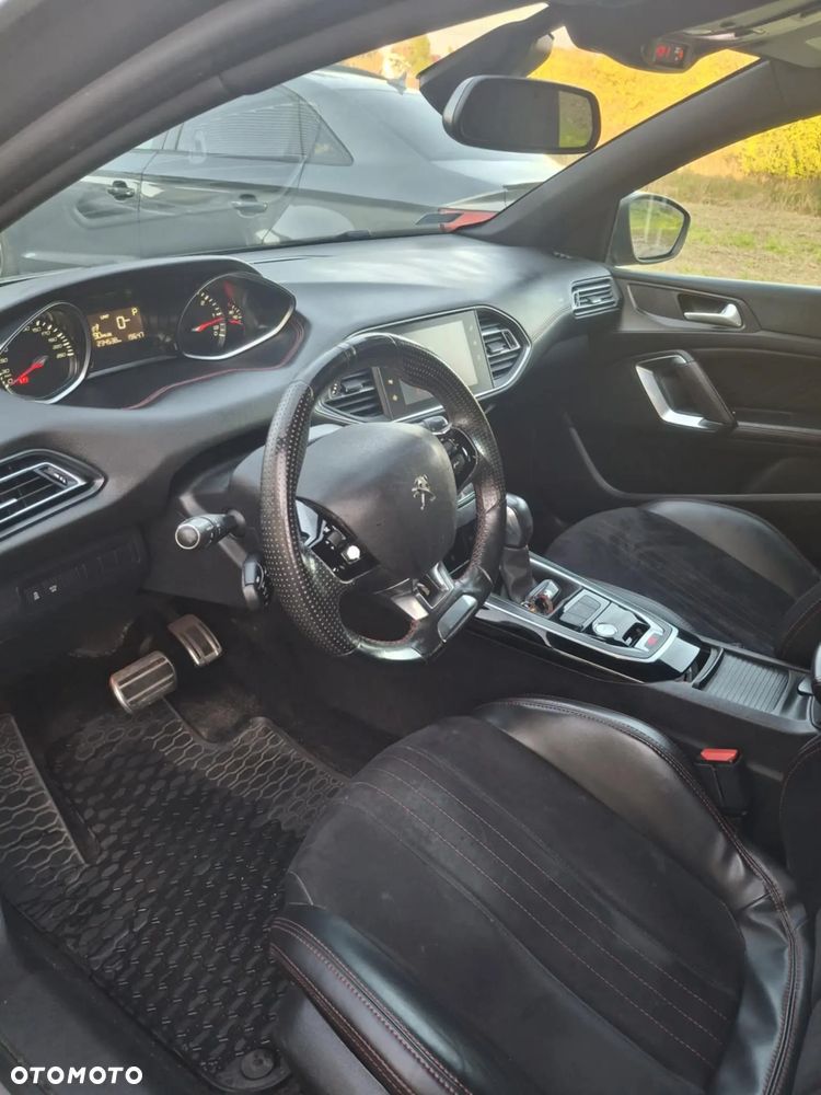 Peugeot 308 - 8