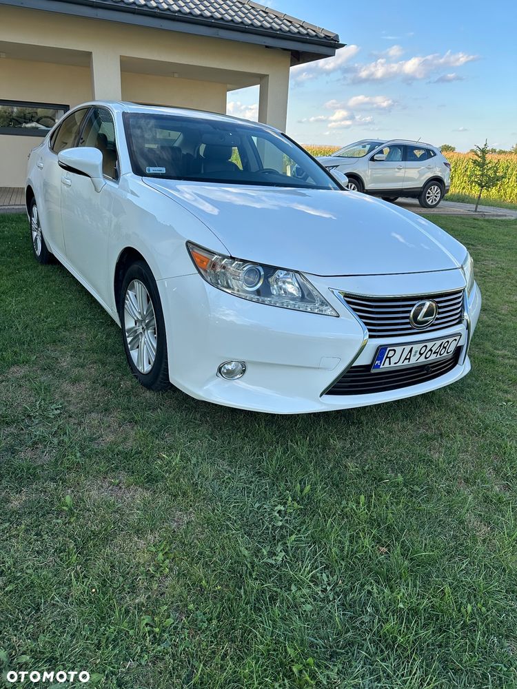 Lexus ES - 6