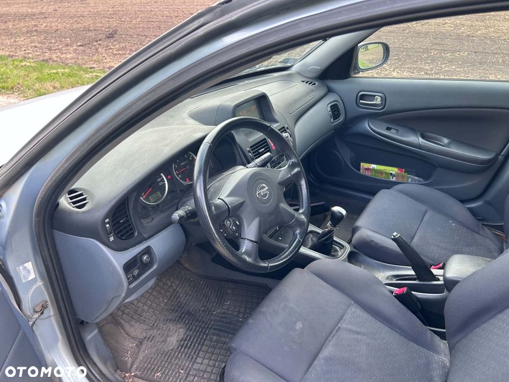 Nissan Almera - 2
