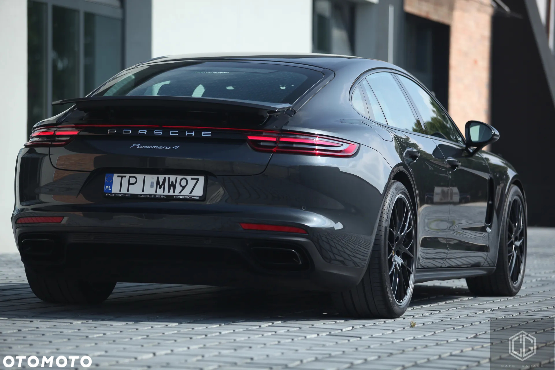 Porsche Panamera 4 - 11