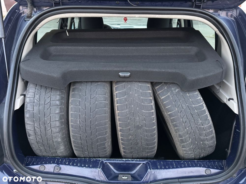 Dacia Sandero 1.2 16V Laureate - 16