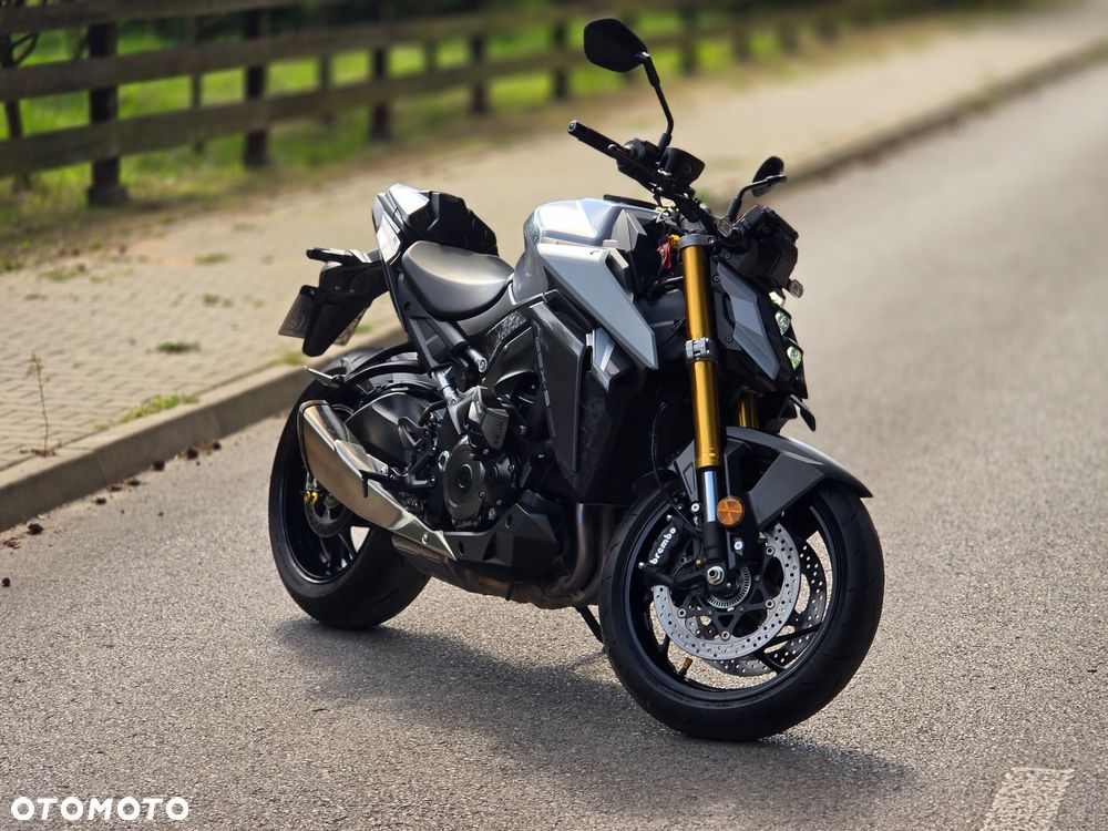 Suzuki GSX 1000 - 32