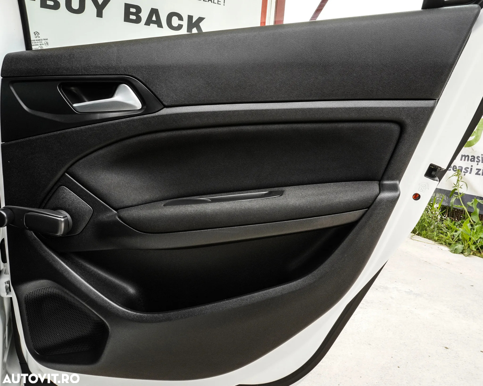 Peugeot 308 1.2 L PureTech Turbo S&S Active - 25