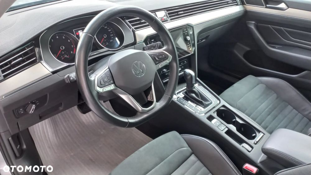 Volkswagen Passat 2.0 TSI Elegance DSG - 28