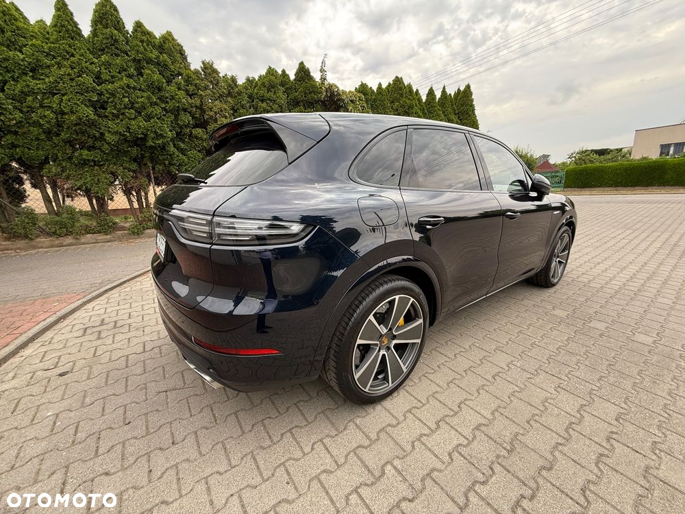 Porsche Cayenne Coupe Turbo S E-Hybrid - 6
