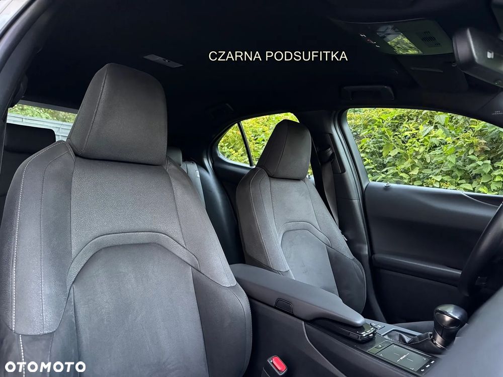 Lexus UX - 12