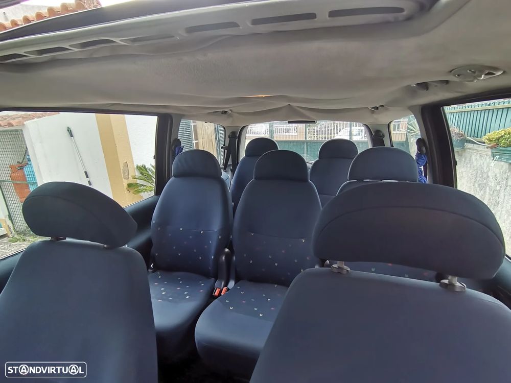 VW Sharan 1.9 TDi Confortline 7L - 6