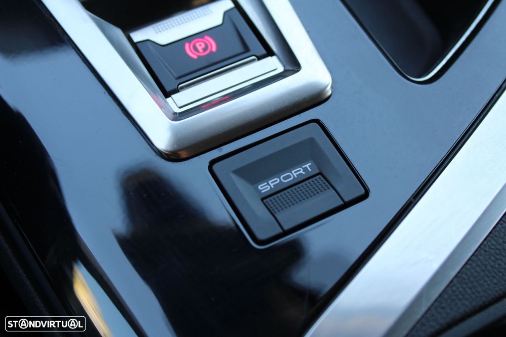 Peugeot 3008 1.2 PureTech Allure EAT6 - 18