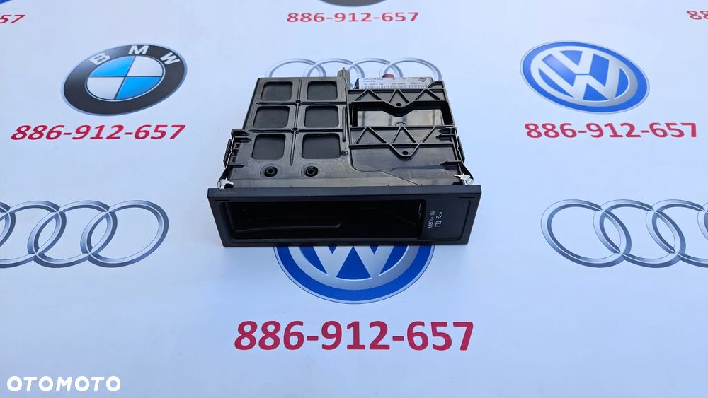 VW Scirocco interfejs multimediów Moduł USB Port 1Q0035346A Kieszeń mocowanie 1Q0035348A - 1