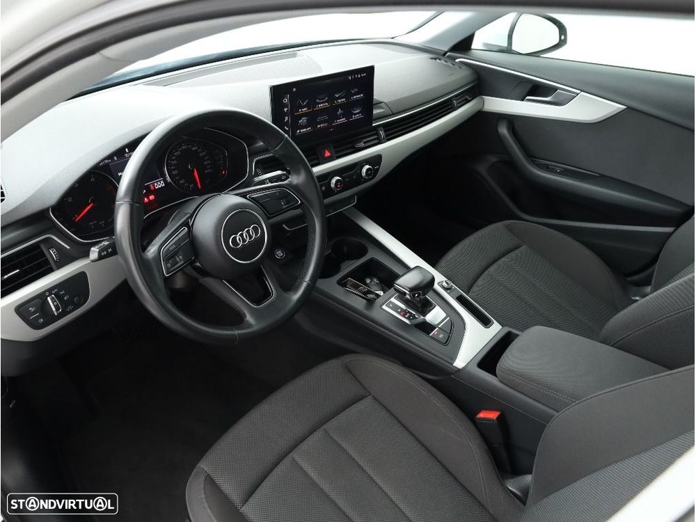 Audi A4 Avant 30 TDI Advanced S tronic — fotografia 13