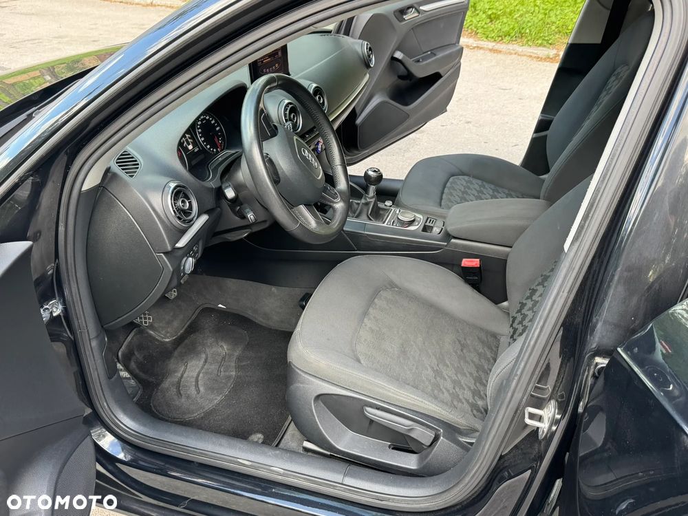 Audi A3 Sportback 1.6 TDI Ambition - 23