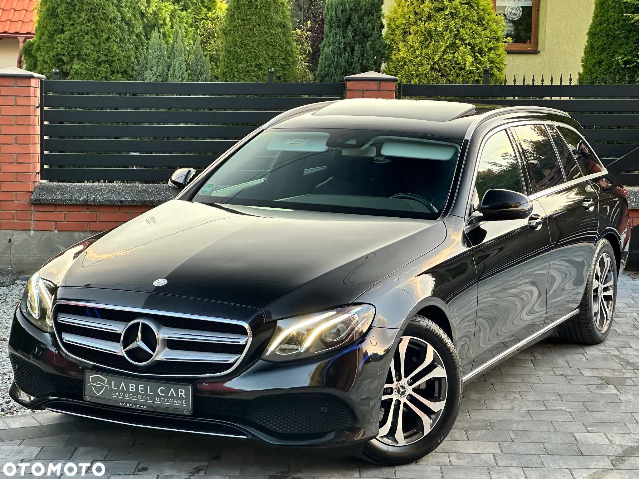 Mercedes-Benz Klasa E 220 d T 9G-TRONIC Avantgarde - 2