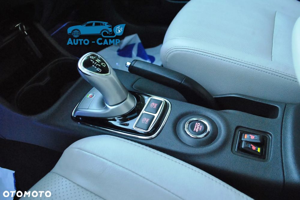 Mitsubishi Outlander Instyle NAVI + - 36