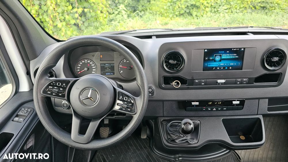 Mercedes-Benz Sprinter - 6