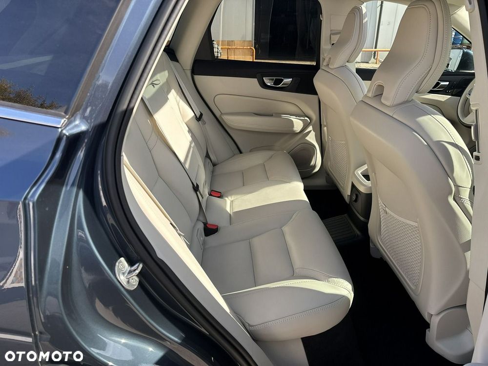 Volvo XC 60 T8 Plug-In Hybrid AWD Ultimate Bright - 17