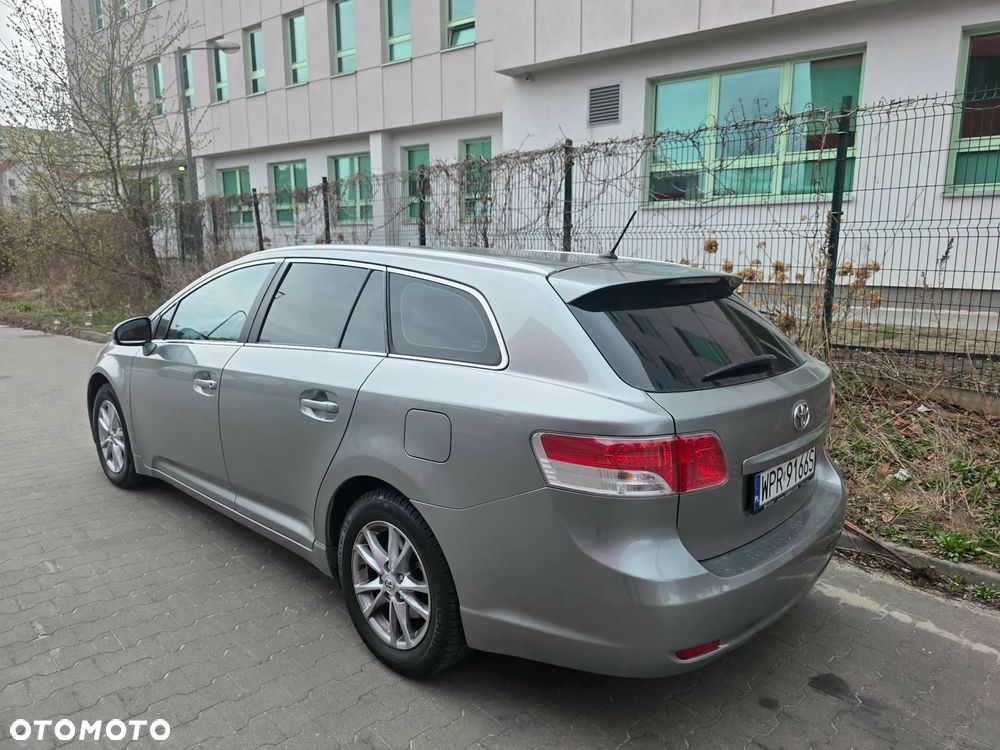 Toyota Avensis Touring Sports 1.8 Team Deutschland - 5