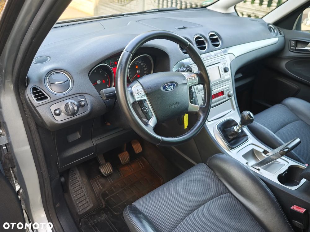 Ford S-Max 2.5 Titanium - 12