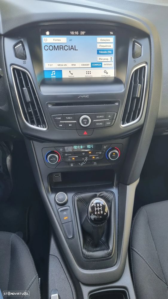 Ford Focus 1.0 EcoBoost Business - 11