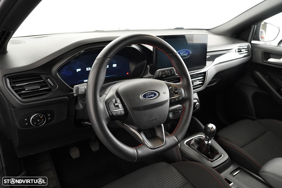 Ford Focus 1.0 EcoBoost MHEV ST-Line - 11