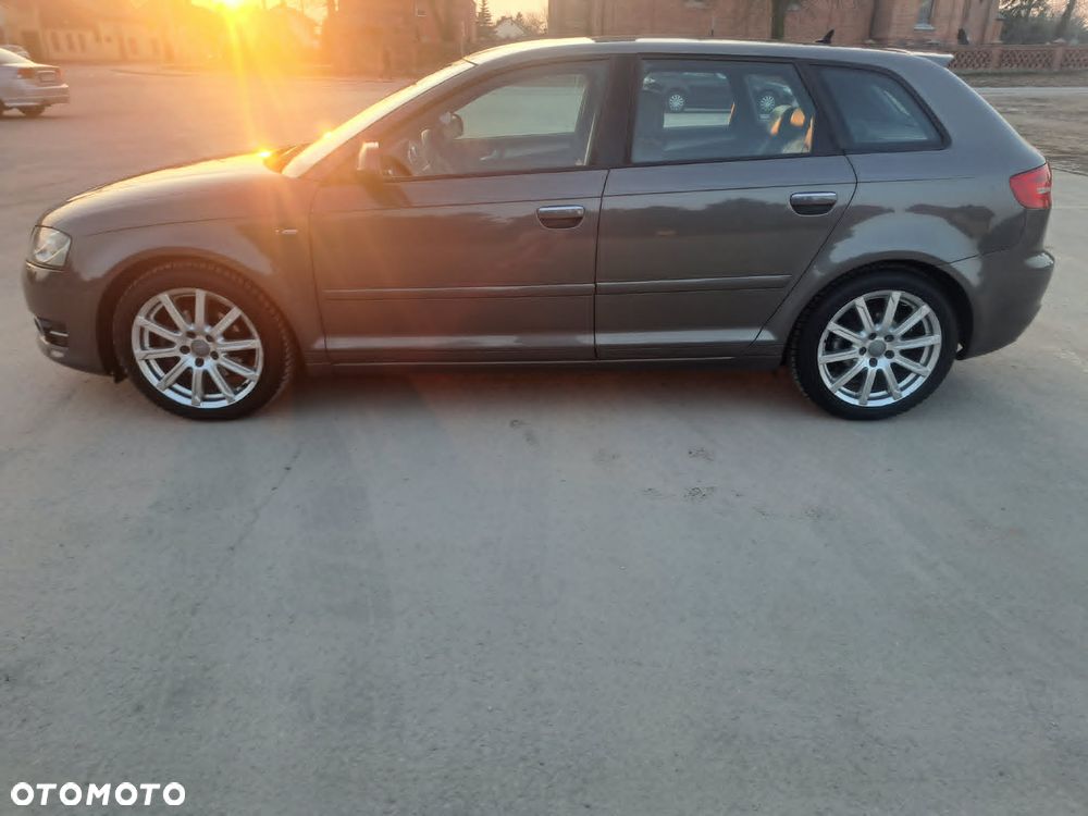 Audi A3 Sportback 1.6 TDI Ambition - 2