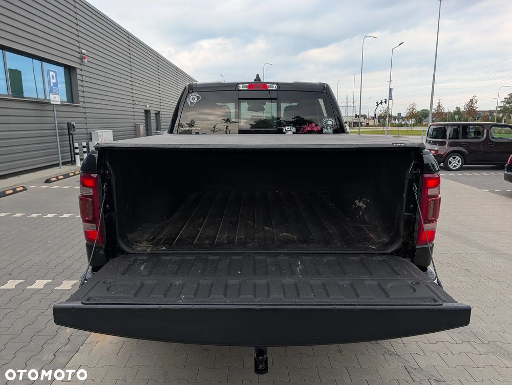 RAM 1500 5.7 Crew Cab Longbed Laramie Black - 26