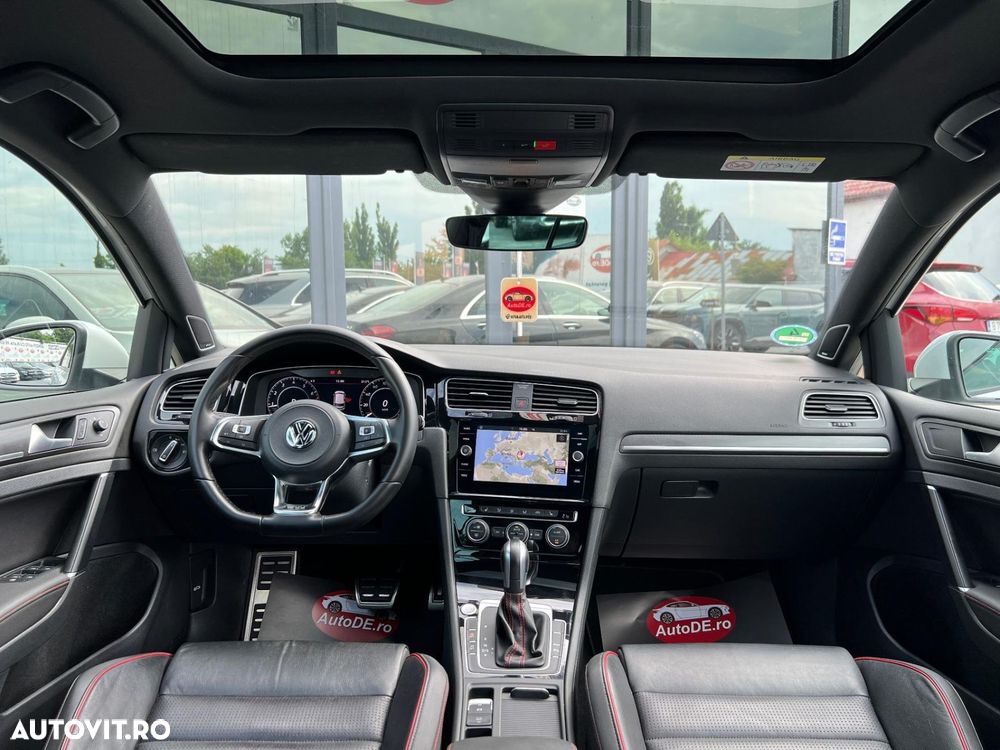 Volkswagen Golf - 8
