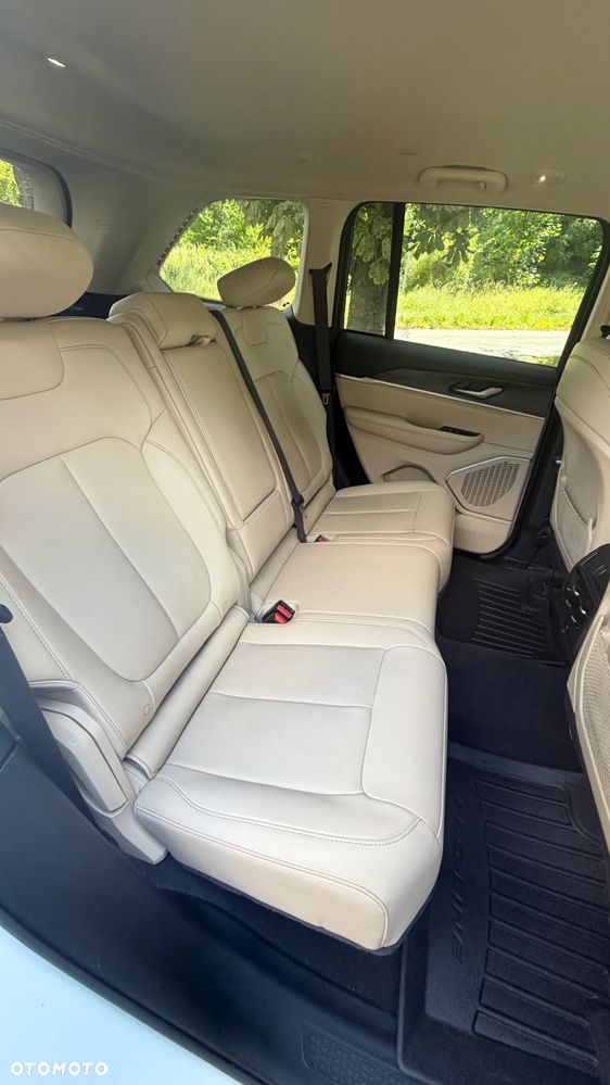 Jeep Grand Cherokee - 9