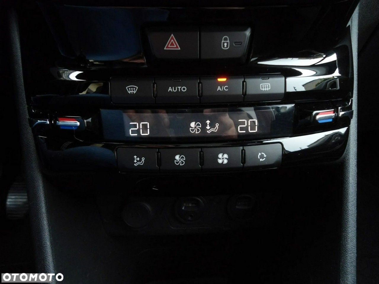 Peugeot 2008 1.6 e-HDi Allure S&S - 36