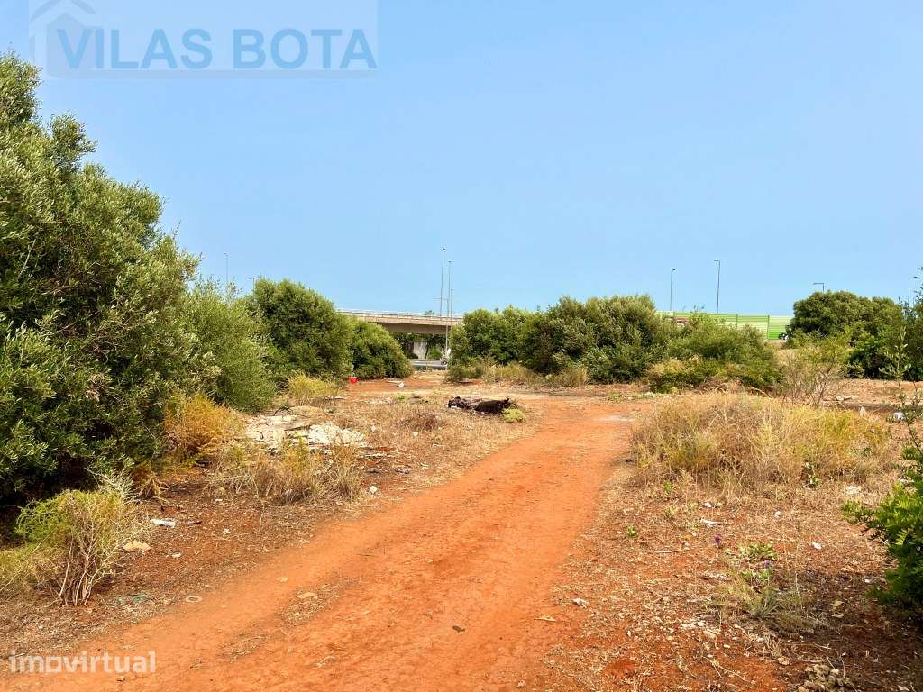 Terreno com Localização Privilegiada em Almancil - Grande imagem: 3/6
