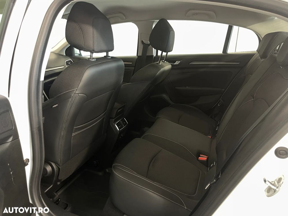 Renault Megane TCe EDC Zen - 11